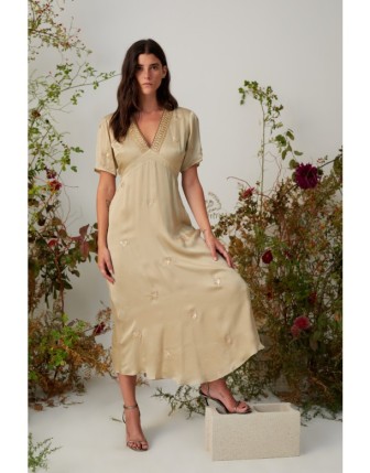 Saten İşlemeli Elbise