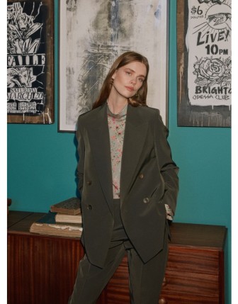 Geniş klapalı fileto cepli boyfriend ceket