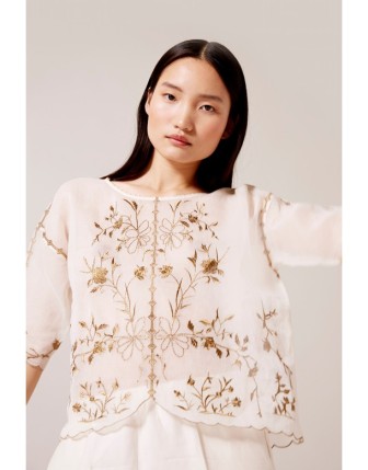 El işleme detaylı bluz