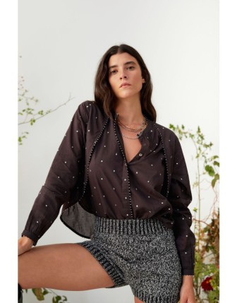 El işleme detaylı gömlek