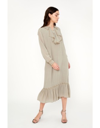 Yaka Detaylı İpek Elbise