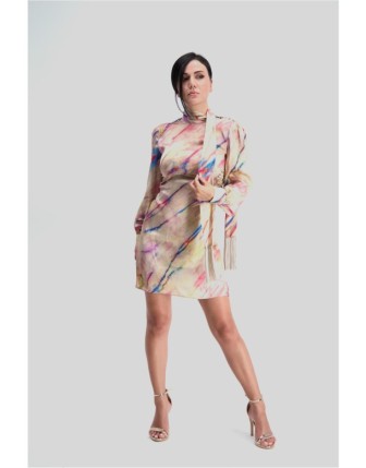 Yakası bağlamalı bele oturan mini elbise